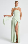 Vestido Maxi Elegante Isadora™ com Fenda: Conforto Luxuoso para Eventos Memoráveis