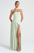 Vestido Maxi Elegante Isadora™ com Fenda: Conforto Luxuoso para Eventos Memoráveis