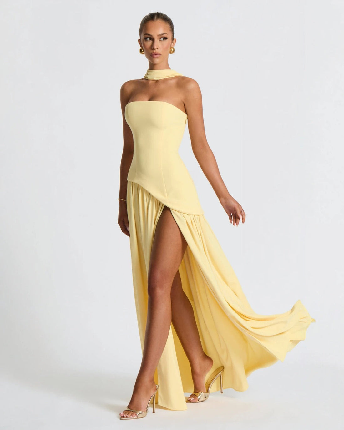 Vestido Maxi Elegante Isadora™ com Fenda: Conforto Luxuoso para Eventos Memoráveis